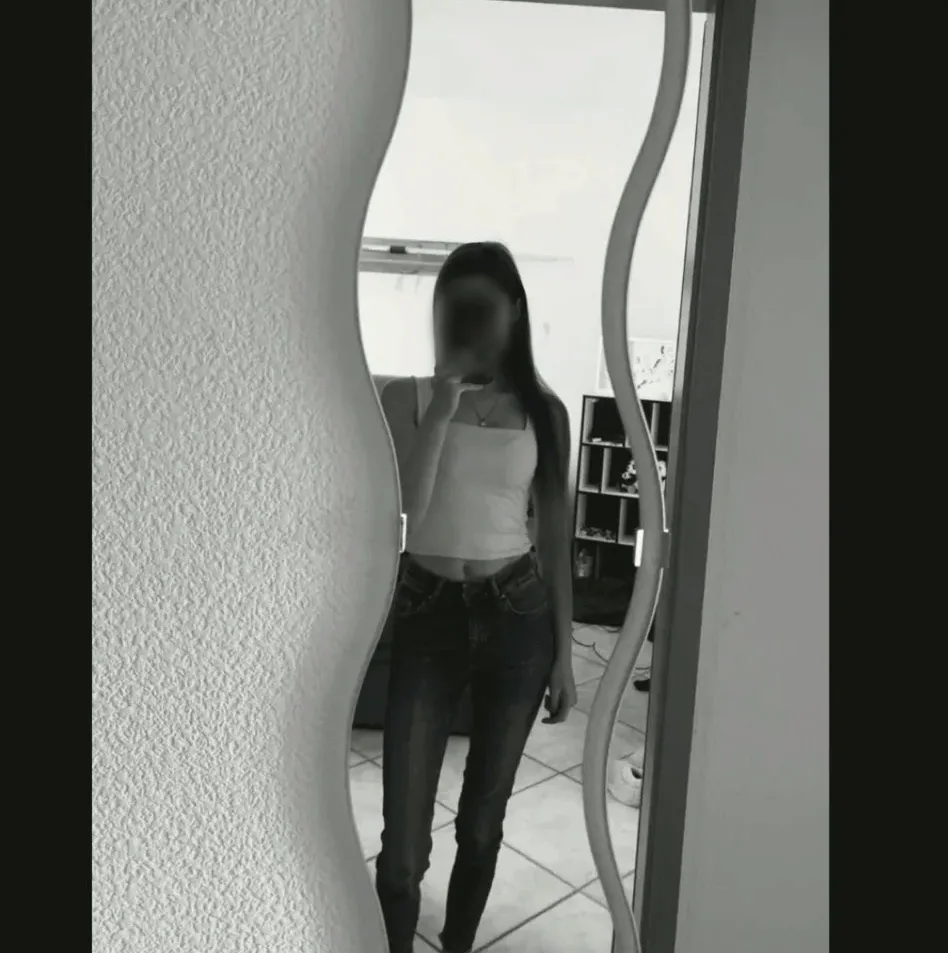 Celina, 25