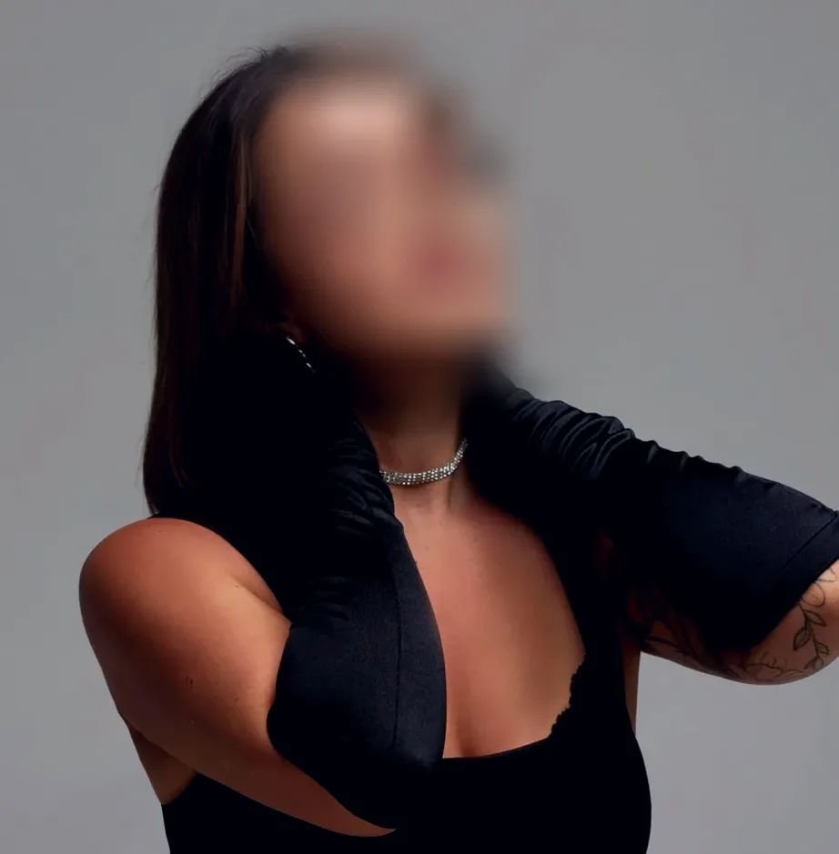 Nina, 31