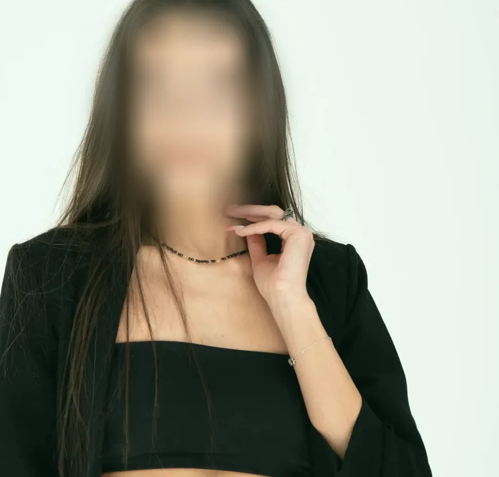 Stefanie, 28