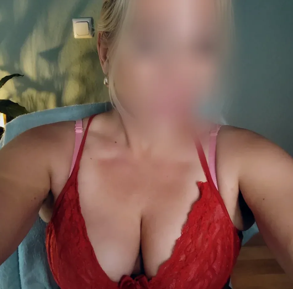 Vanessa, 37